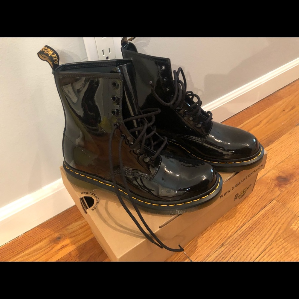 Dr martens patent leather boots only used once